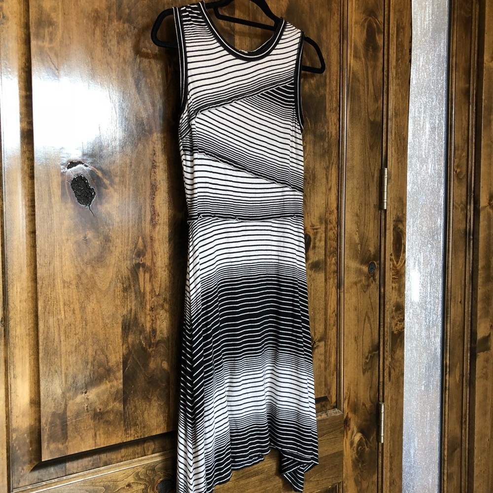 Black and White Max Studio Rayon Spandez Dress Sm - Picture 2 of 6